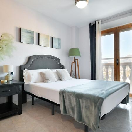 Oasis 2 Balcon Con Vistas Al Mar Y Montana By Vero Алтеа Екстериор снимка